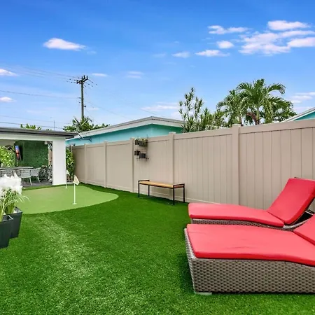 Lovely 2Br 2Ba Modern Flat With Vibrant Backyard